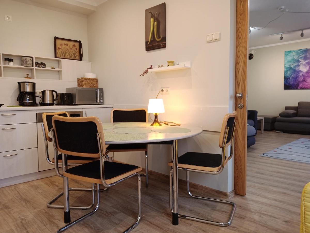 Family Or Group Apartment In Green Center Riga Extérieur photo